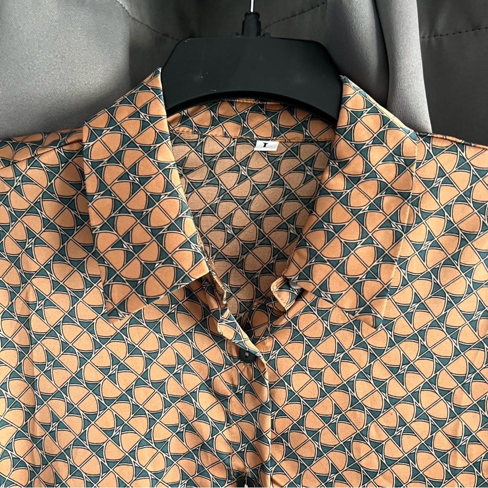 Lot Of 2 Button Down Satin Sheen Blouses. Size L. - image 2